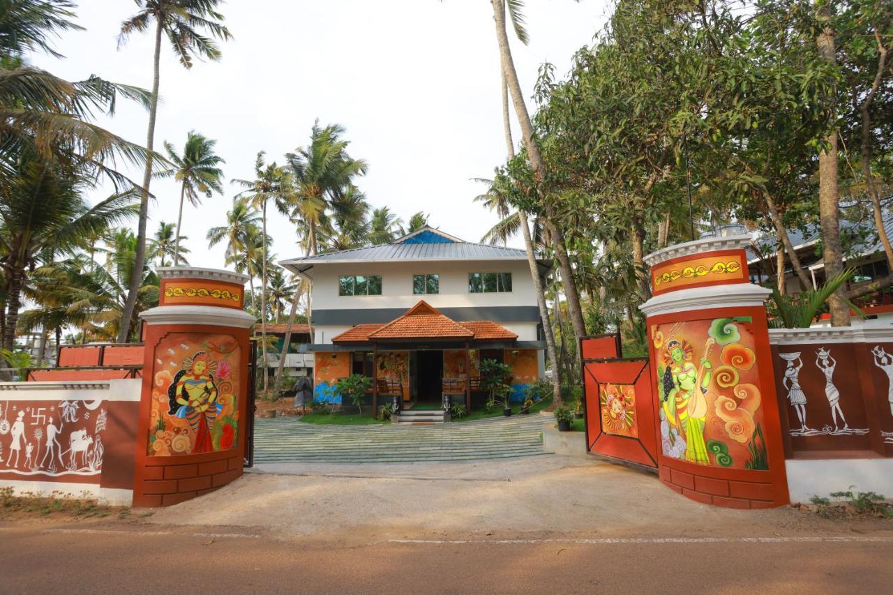 Malavikas Black Beach Resort Varkala Buitenkant foto